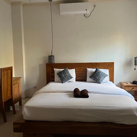 Kuta Circle Homestay Buitenkant foto