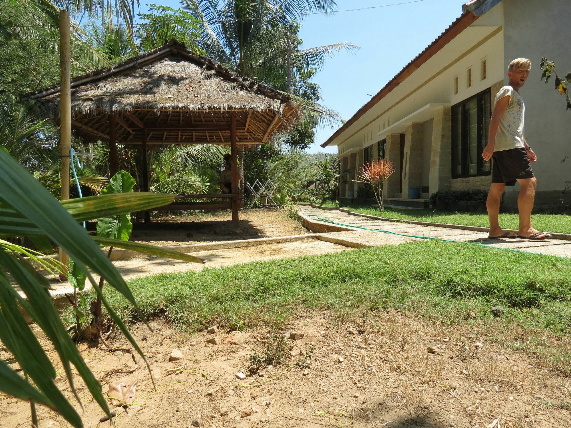 Kuta Circle Homestay Buitenkant foto